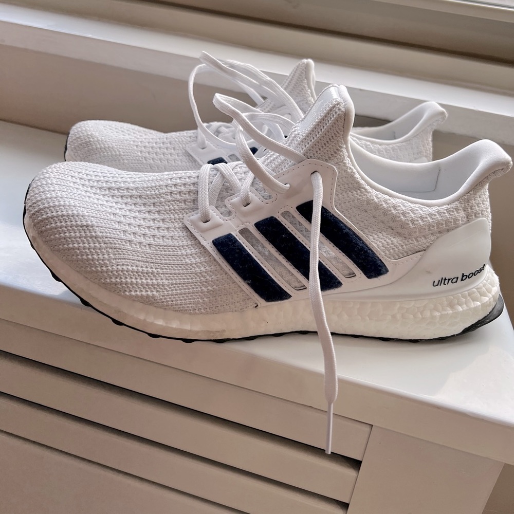 Mens - UltraBoost 4.0 'White Collegiate Navy' - LIKE NEW